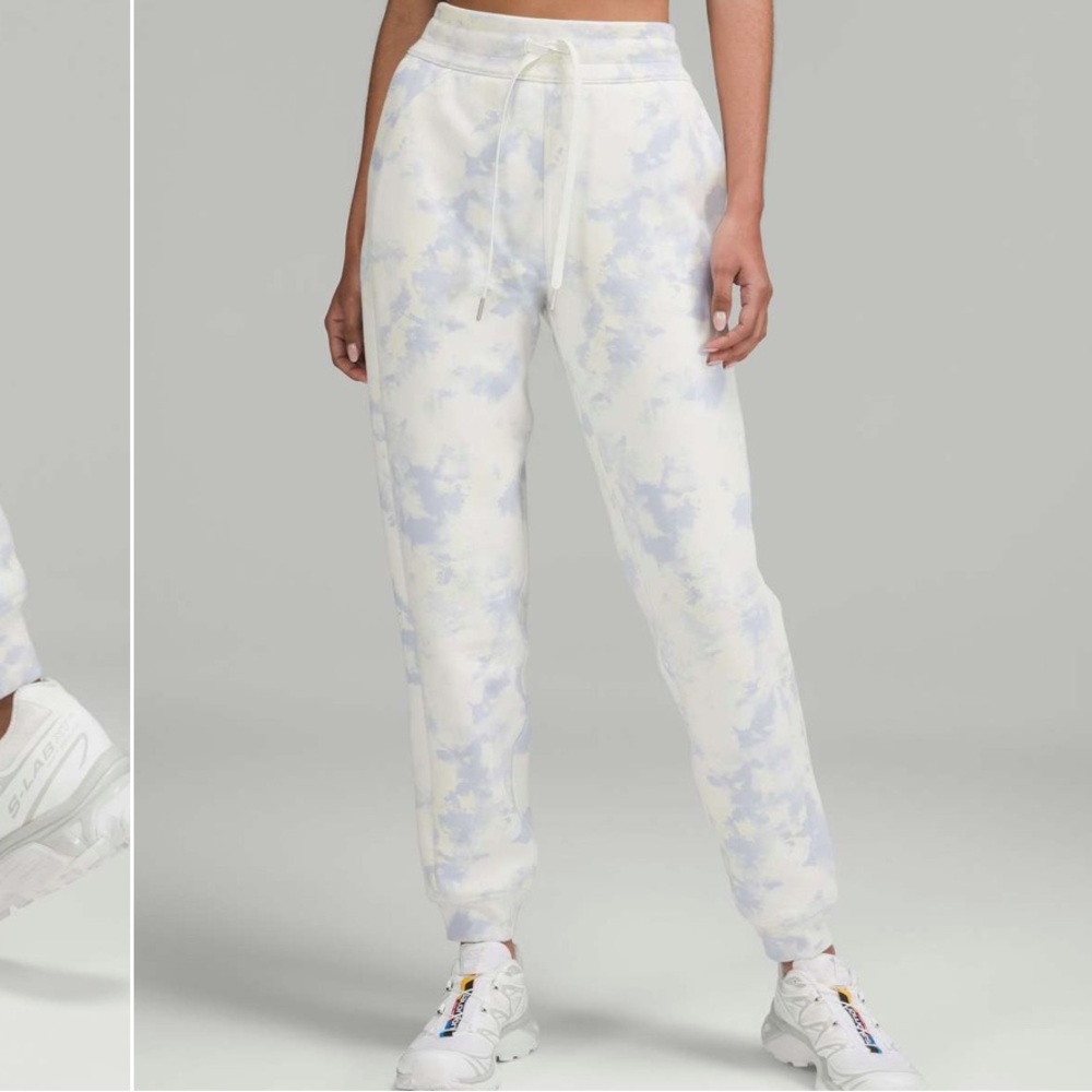 Lululemon Scuba High-Rise Jogger
Orbital Tie Dye Antique White Multi